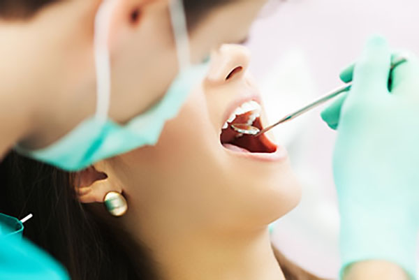 Ask A General Dentist: Can A Dental Filling Be Used To Treat A Broken Tooth?